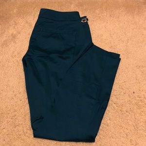 New York & company cropped pants in size 0.